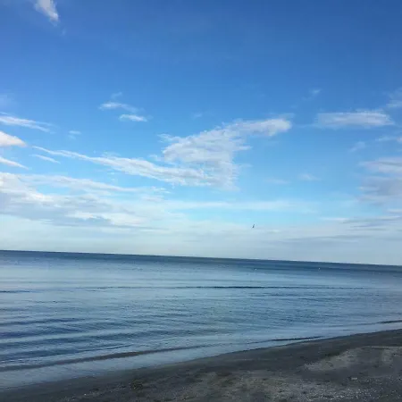 דירה Seaside Holiday