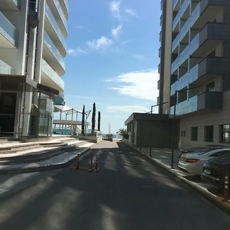 Seaside Holiday דירה