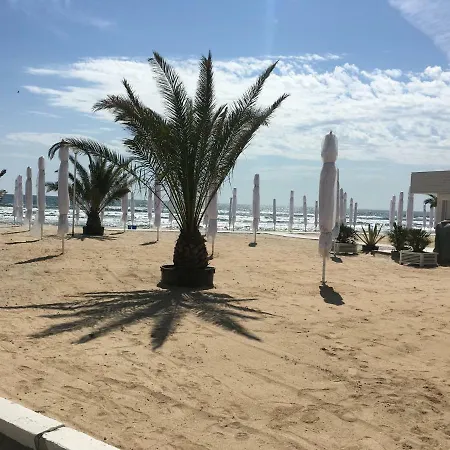 Seaside Holiday * מאמאיה